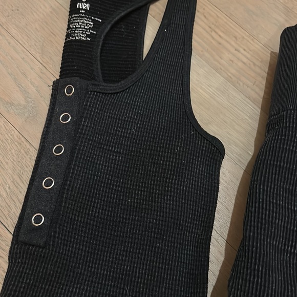 Aura ribbed yoga set~very cute for ur work-outs~add to ur athleisure collection. - Picture 3 of 7